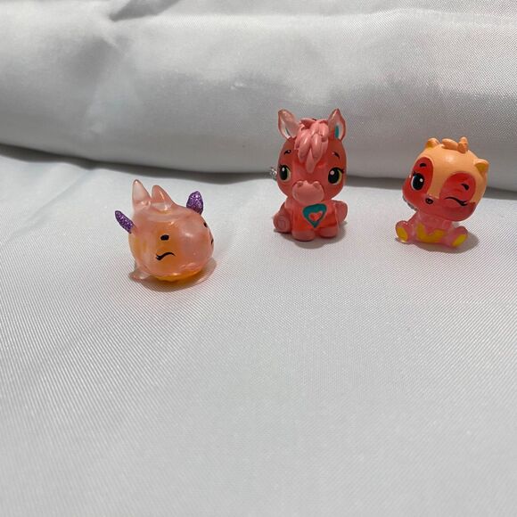 Hatchimals Lot of 5 Mini Figures Colleggtibles Miniature Toy 1 Inch X 1 Inch - Picture 3 of 5